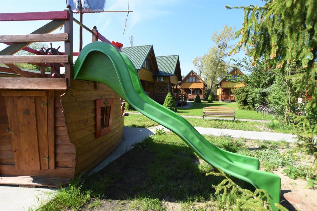 O.W. Sek Villa Karwia Buitenkant foto