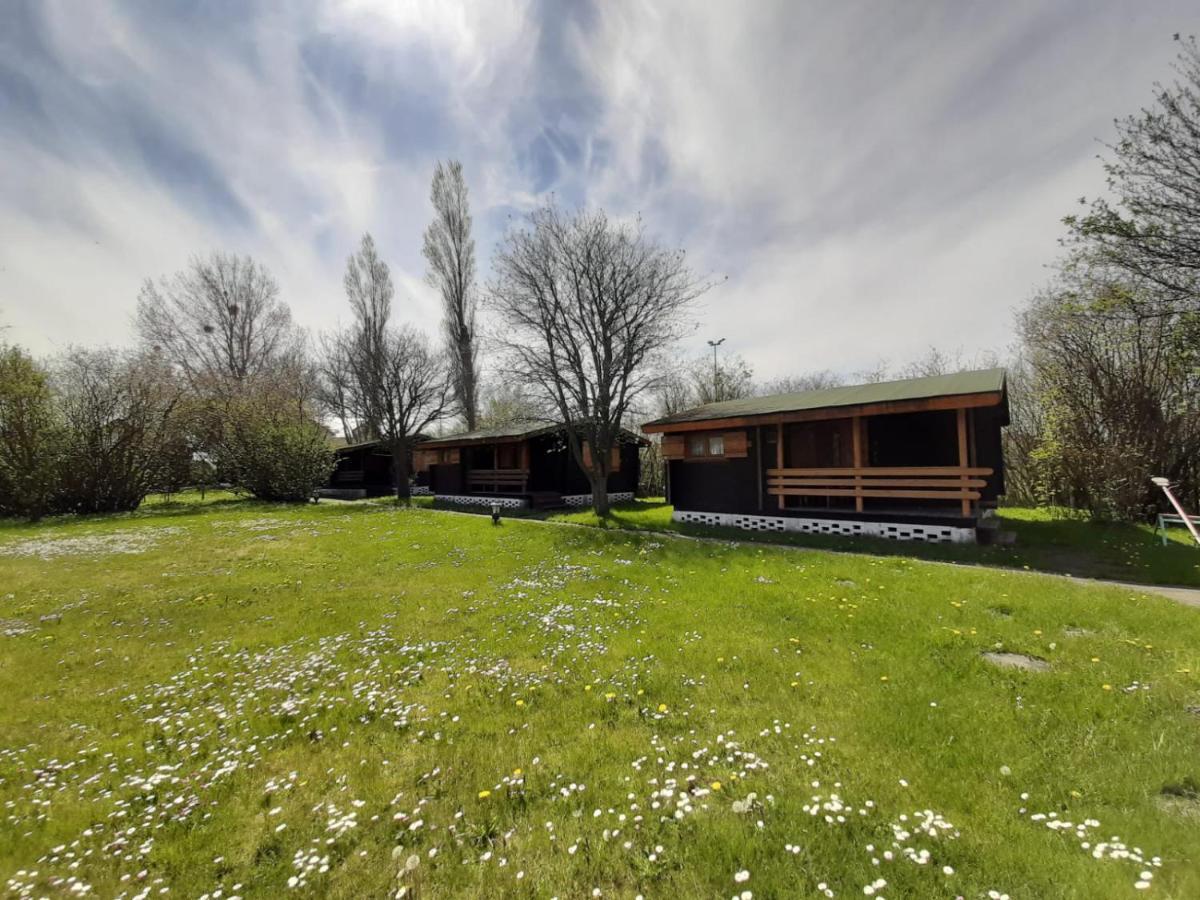 O.W. Sek Villa Karwia Buitenkant foto
